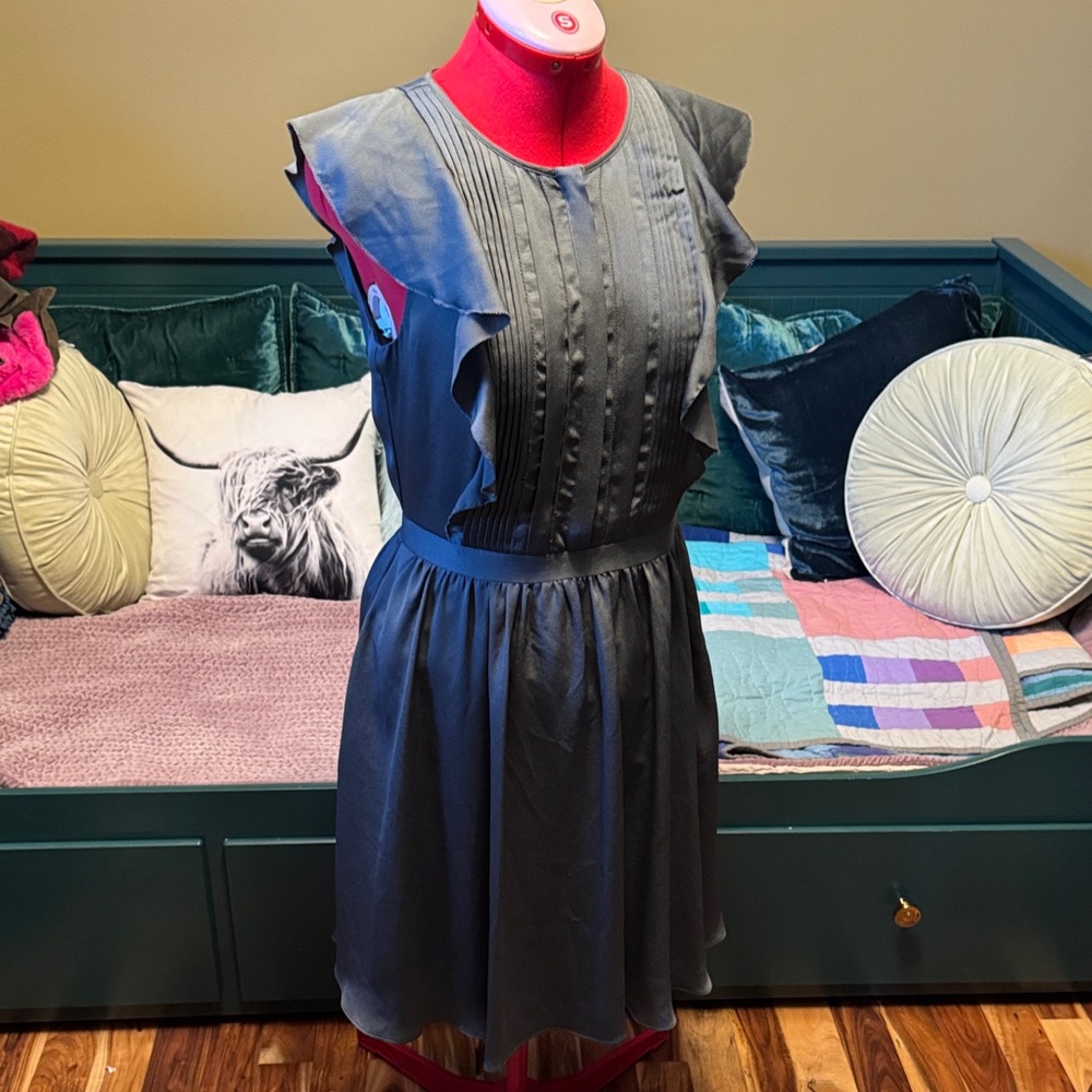 Banana Republic silky polyester dress with ruffle and pin tuck details